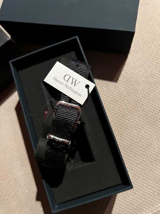 zegarek daniel wellington materiałowy