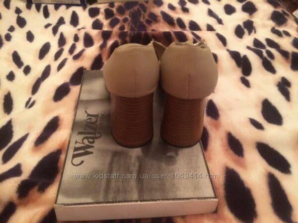 Женские босоножки кожаные светлые фирмы Walzer