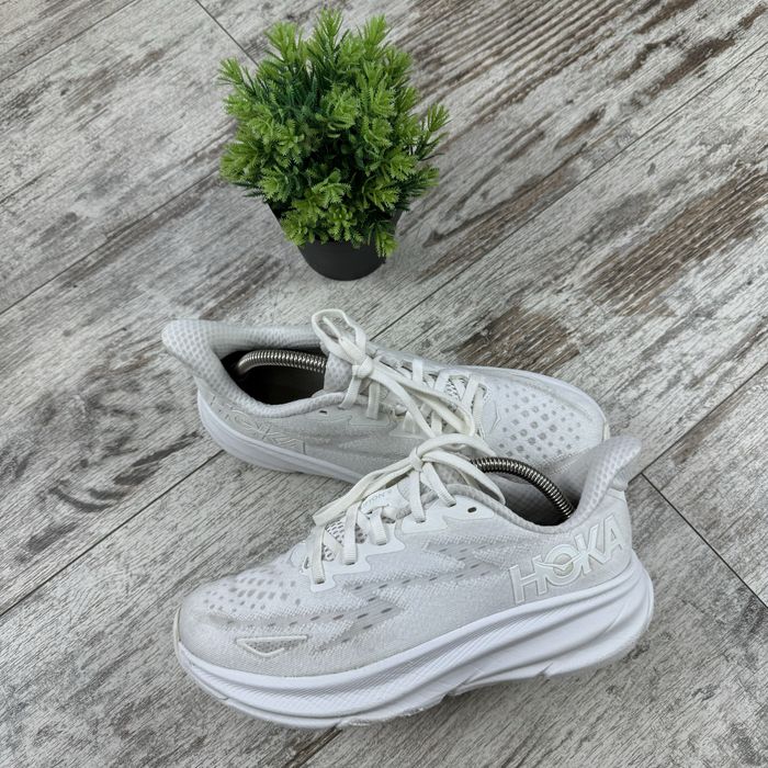 Hoka Clifton 9 FY1023J