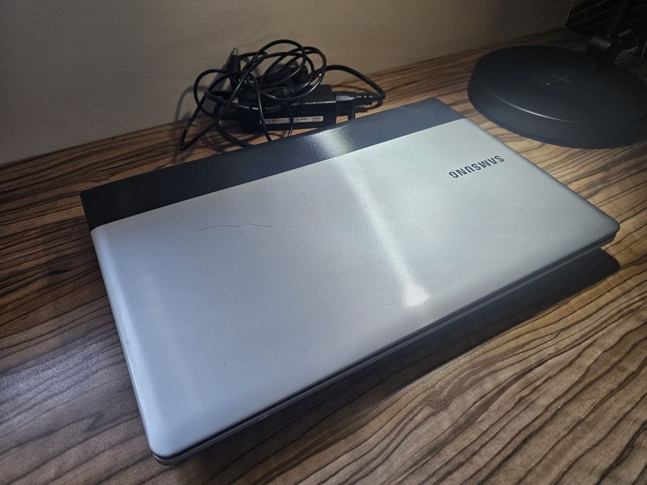 Laptop Samsung NP300E5A