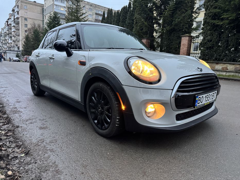 Mini Cooper one 4 doors 2017