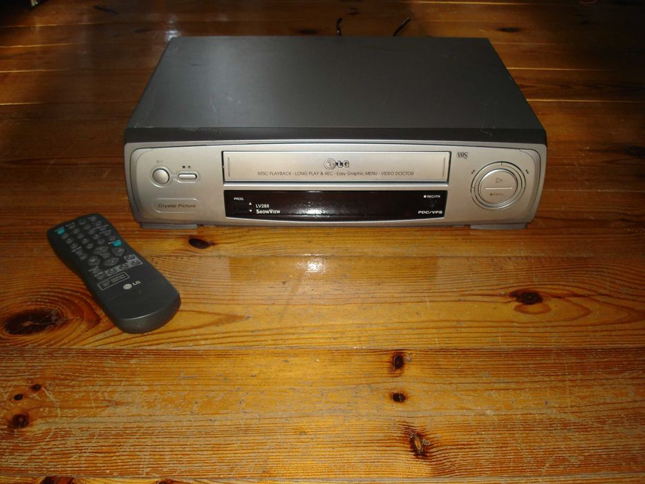 Magnetowid VHS - LG  LV288