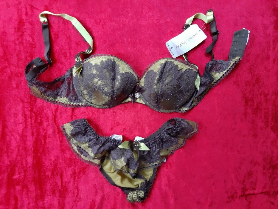 Lejaby stanik majtki komplet 34,32 S zielono brąz

Piękny elegancki