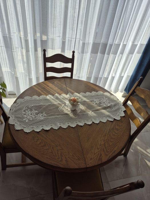 Stół dębowy rozkładany + 4 dębowe krzesła