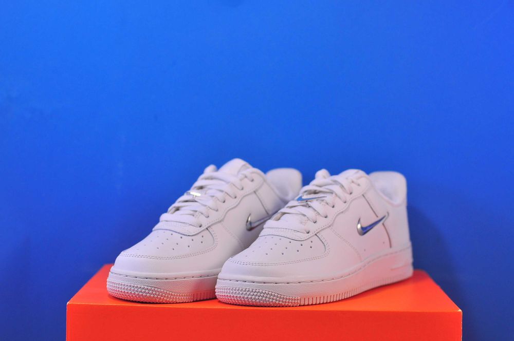 Кросівки Nike Air Force 1 Low Jewel “Phantom” Nike V2K Run Gore-Tex Light Bone оригінал