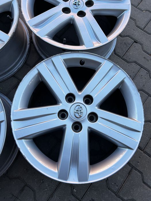 Диски R17 5x114,3 Toyota Auris Camry Corolla Avensis Prius+ Prius V Rav-4 C-HR