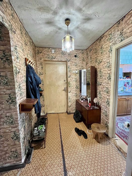 Продам 3 к. квартиру,р-н " 7-вітрів",вул.Клубна,99