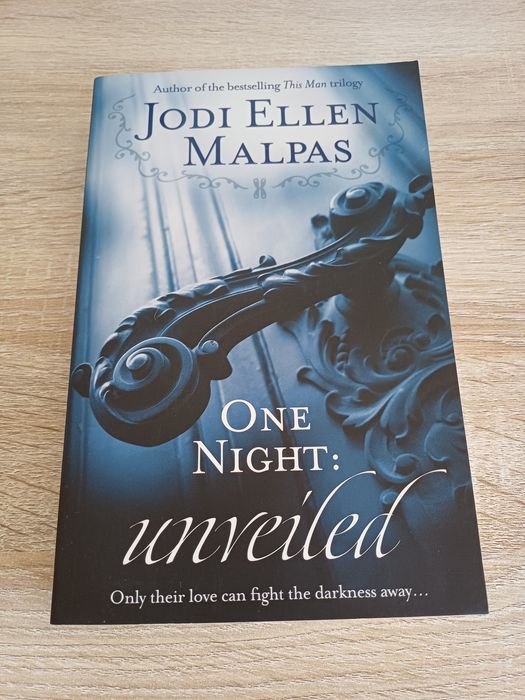 Livro One Night: Unveiled