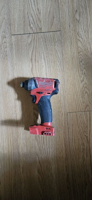 Zakrętarka udarowa Milwaukee 2753-20