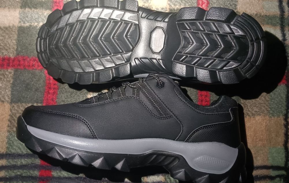 Трекинговые ботинки 44