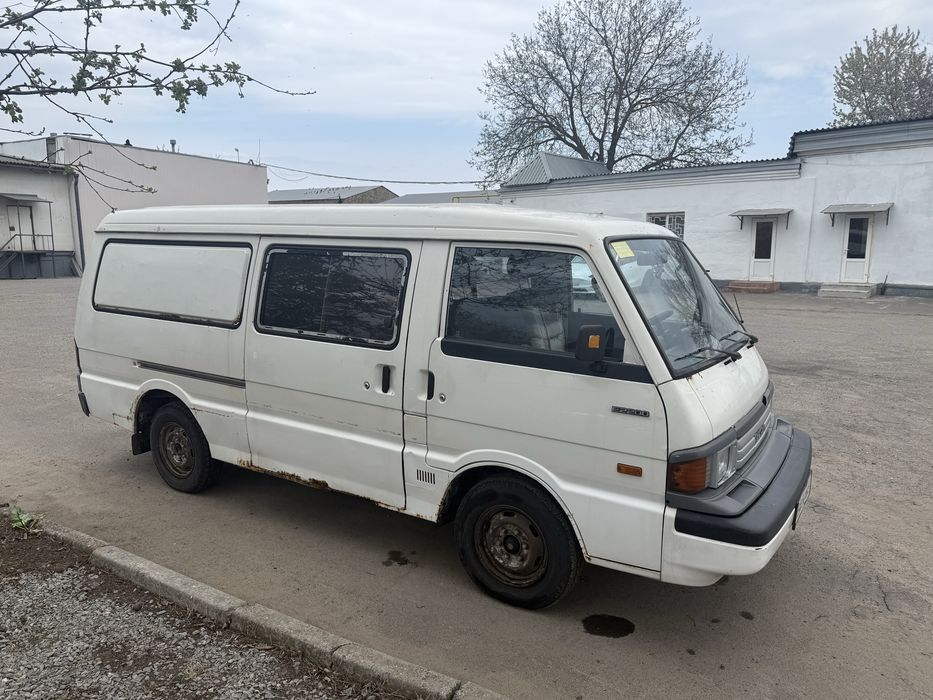 Бус Mazda E2200 дизель