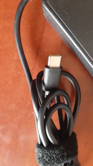 Carregador novo para diversos computadores, com entrada C