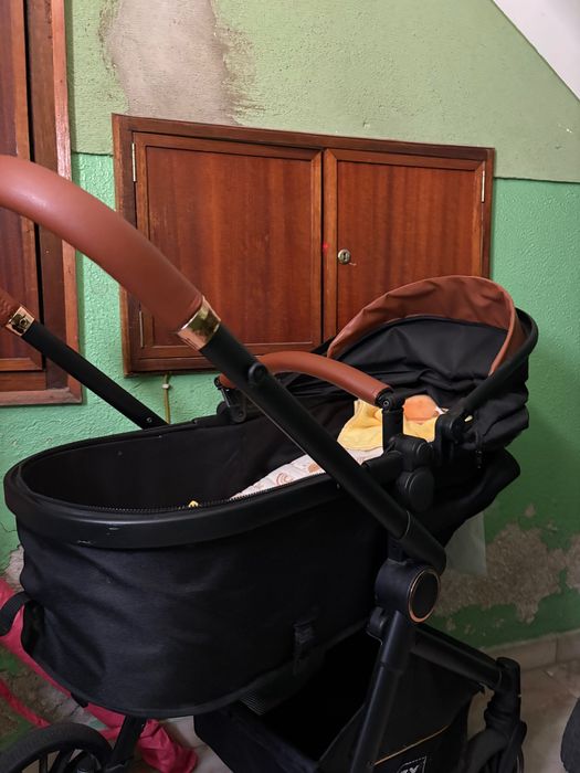 Carrinho de bebê 3 em 1 com ovinho