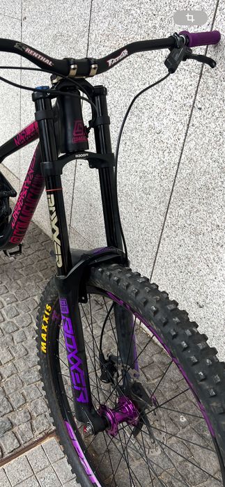 Suspensão rock shox boxxer 27.5