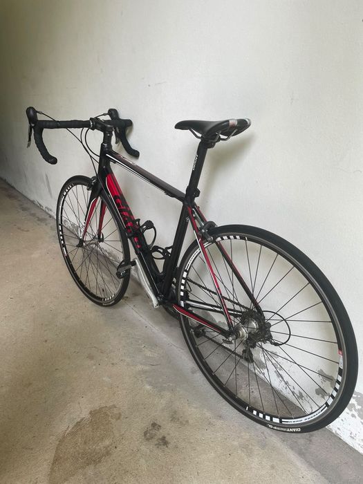 Bicicleta de estrada GIANT DEFY 2
