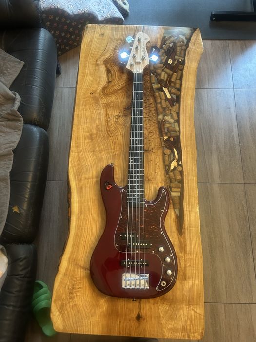 Gitara Bass 5 strun