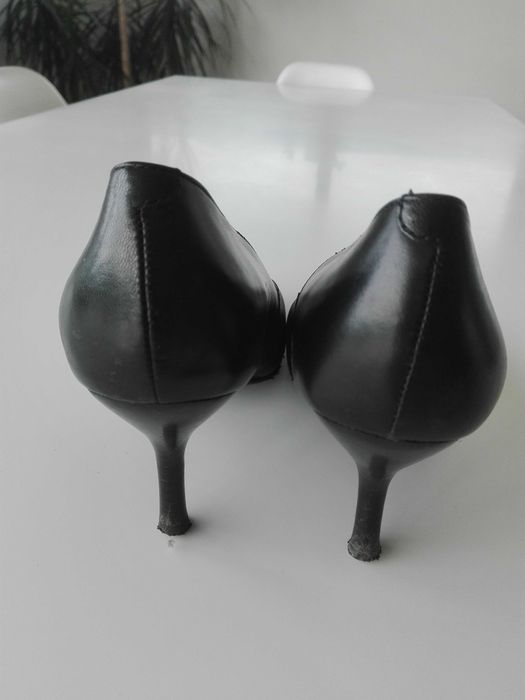 Sapatos salto alto em pele Tam 37 ½