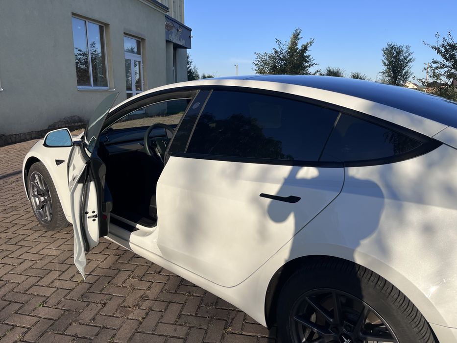 Tesla model 3 long range dual motor