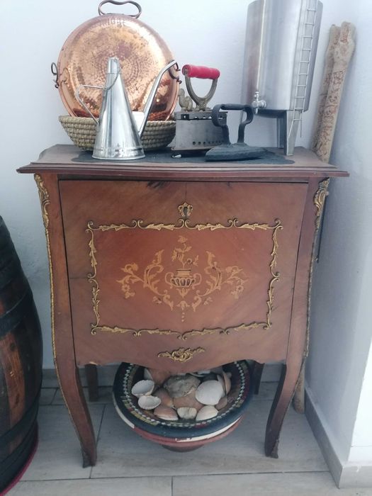 Movel garrafeira Luis XV