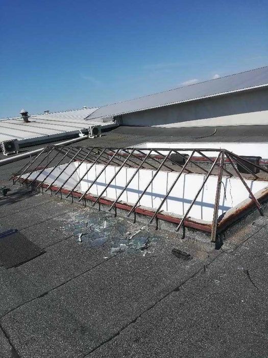 Remont Serwis Naprawa świetlików dachowych poliwęglan Uszczelnianie