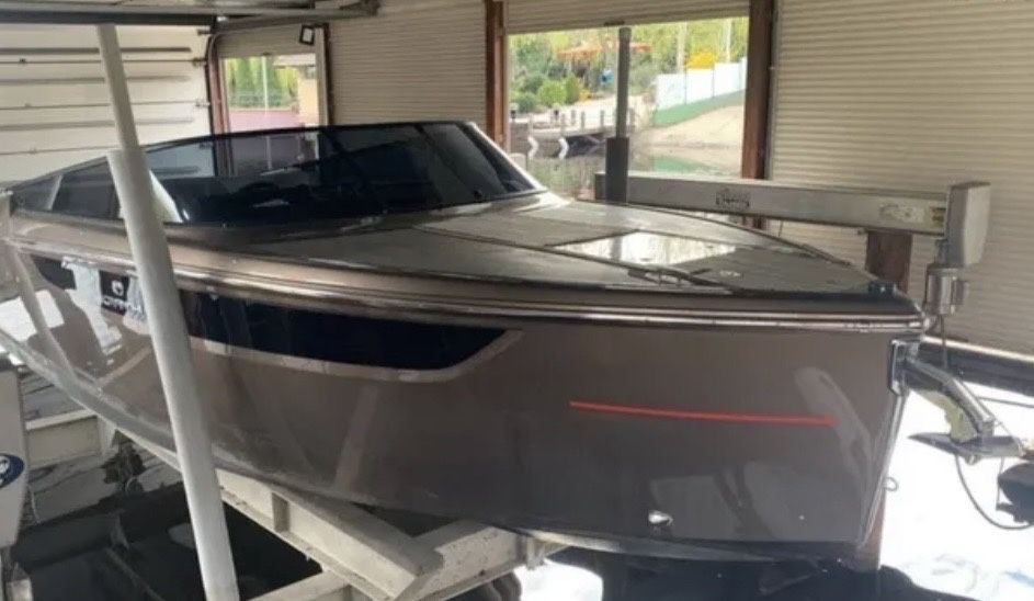 Катер Cranchi E26