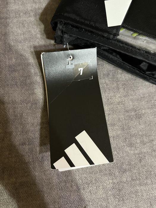 НОВІ футбольні рукавиці Adidas