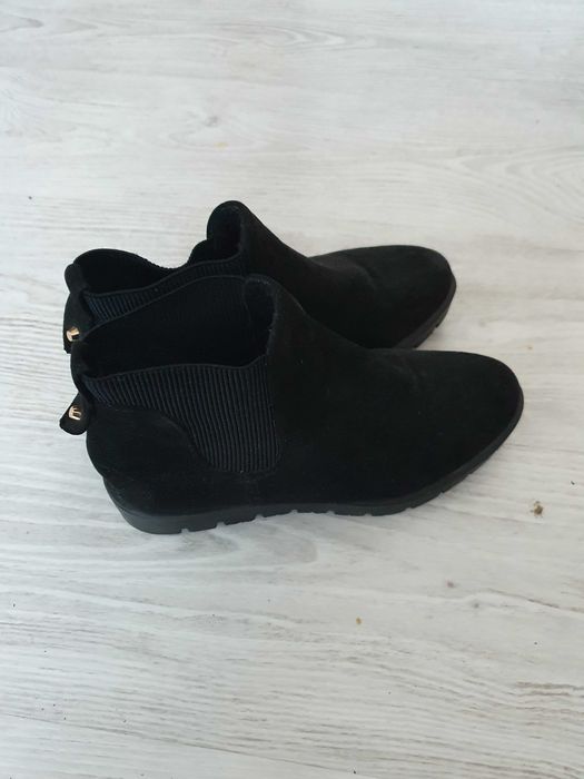 Buty zamszowe numer 38