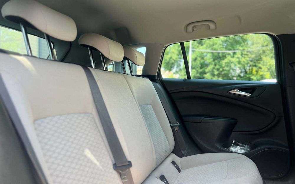 Opel Astra 2016 року