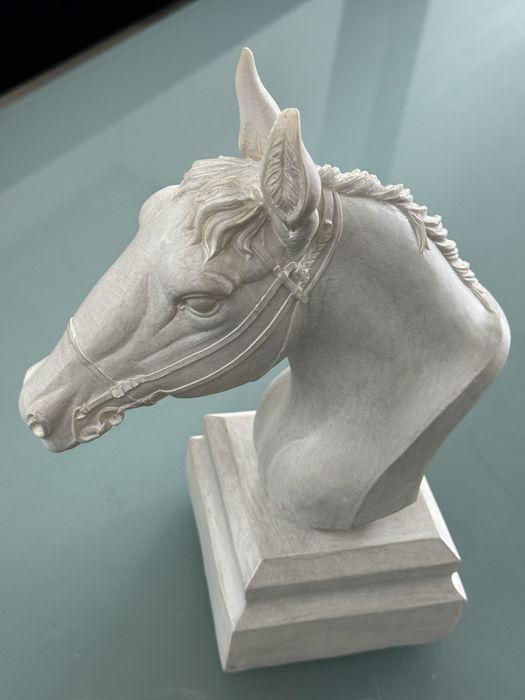 Peça decorativa em plastico.