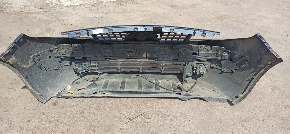 Бампер передній сценік 2 до рестаіл. Колір TEB66.