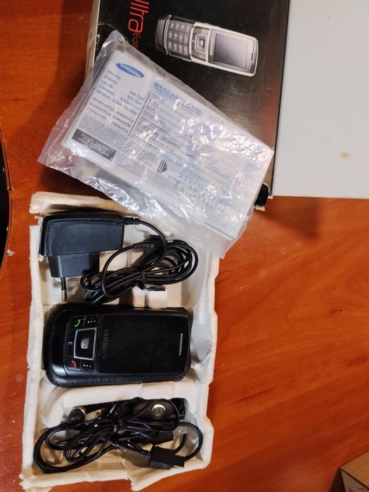 колекційний Samsung SGH D900i