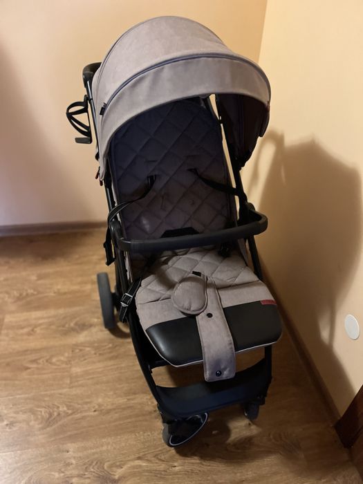 Продам дитячу коляску Carrello Bravo