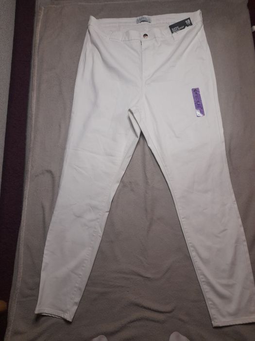 Spodnie nie używane z metką
