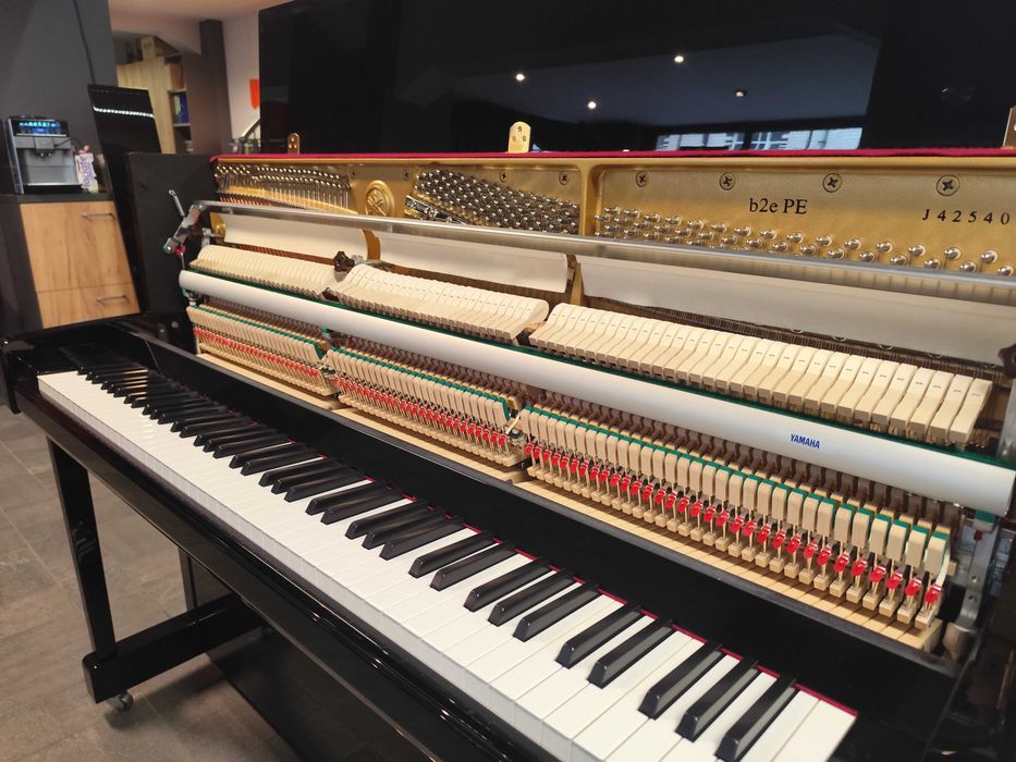Yamaha B2 PE nowe pianino akustyczne