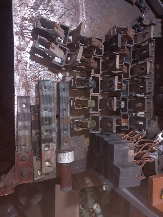 Щеткодержатели для электродвигателей ДЭ816, ДЭ812