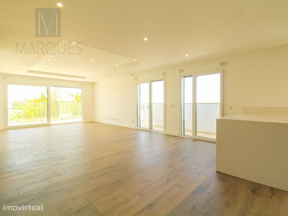 Apartamento T3 com Parqueamento e Arrecadação na Quinta do Desembar...