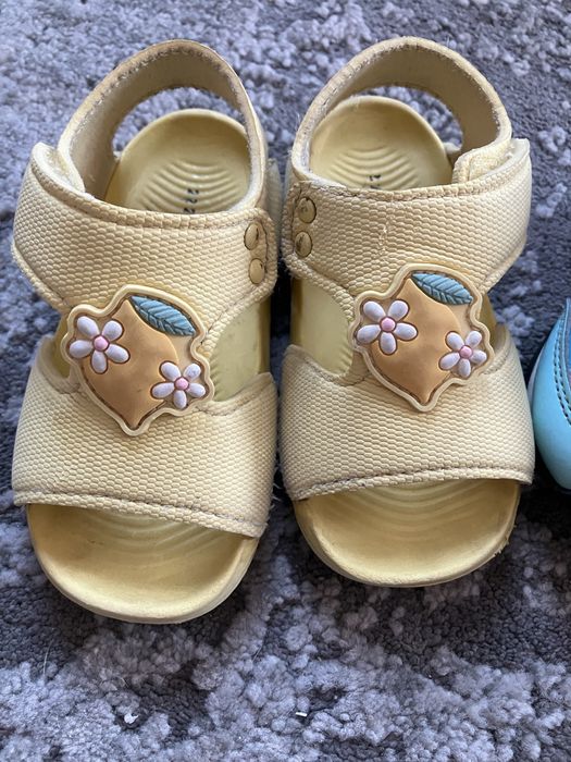 Adidaski i sandałki piankowe