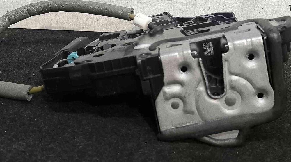 Fechadura / Fecho Porta Direito A2477230200 - MERCEDES-BENZ A-CLASS