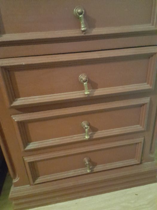 Mesinhas de cabeceira vendo as 2 por 20 euros estam como novas