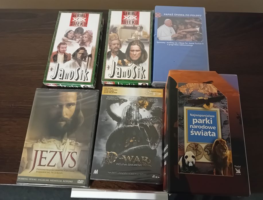 Kasety vhs oraz płyty dvd