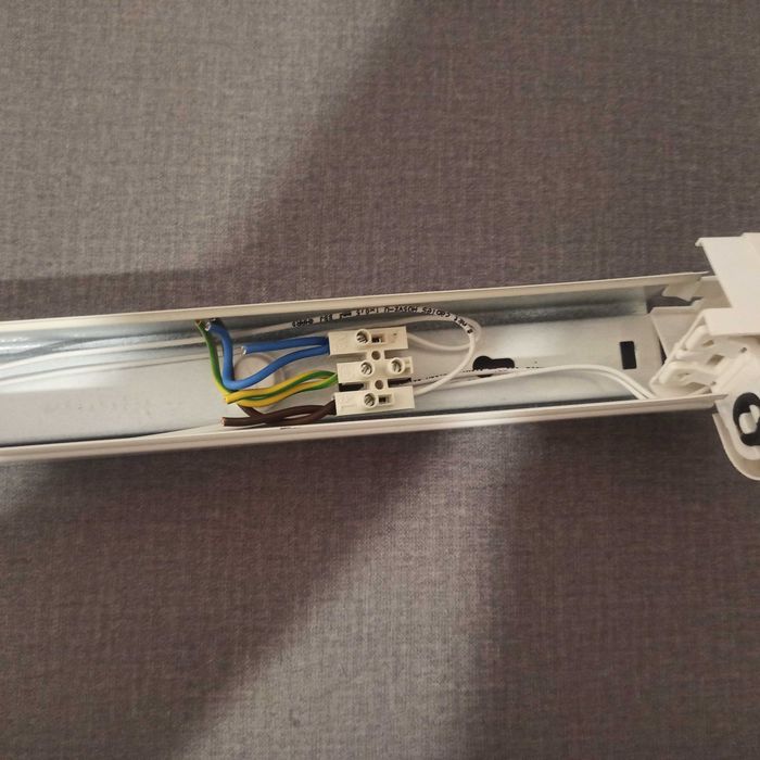Oprawa świetłówkowa 1x18W 4 szt Helvar