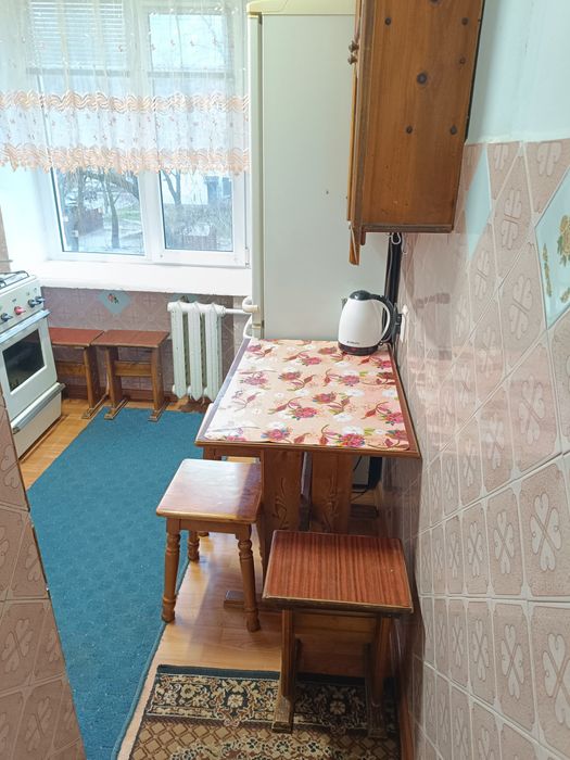 2-кім (4 окремі ліжка) ЦЕНТР/ВОКЗАЛ 5хв // Подобово