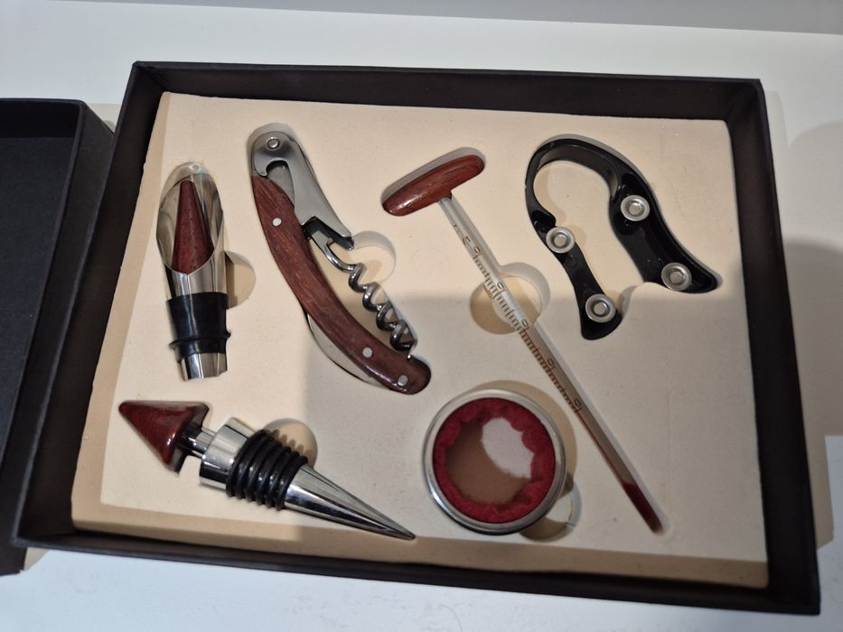 Profesjonalny zestaw do wina.  Nowy.  Okazja