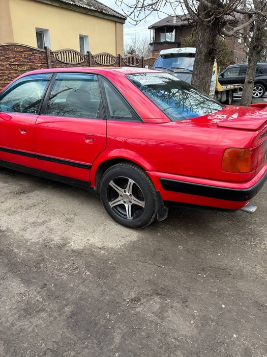 Продам гарну ауді100
