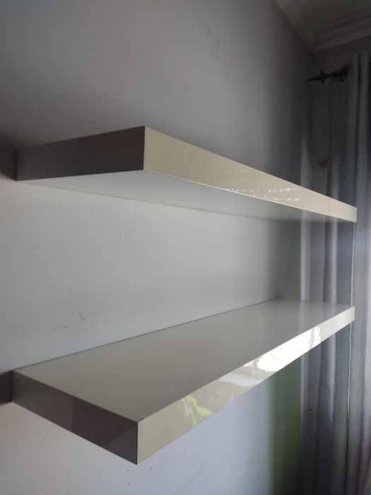 Prateleiras brancas IKEA