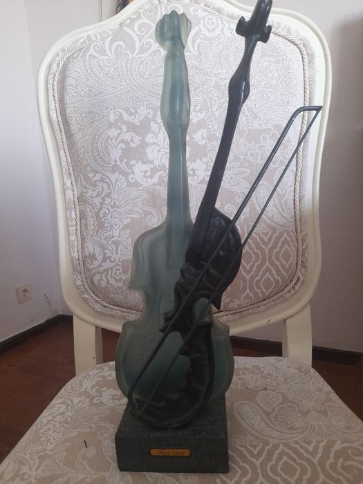 Violino em Vidro e Cobre.