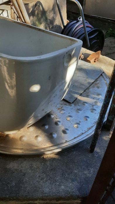 Бочок для унитаза.