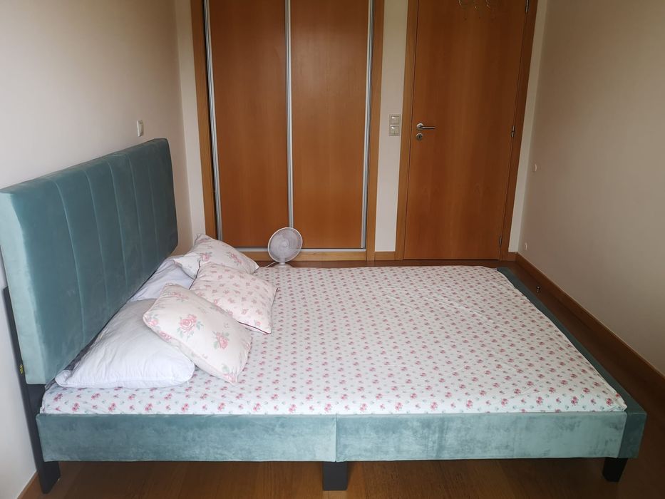 Cama veludo nova