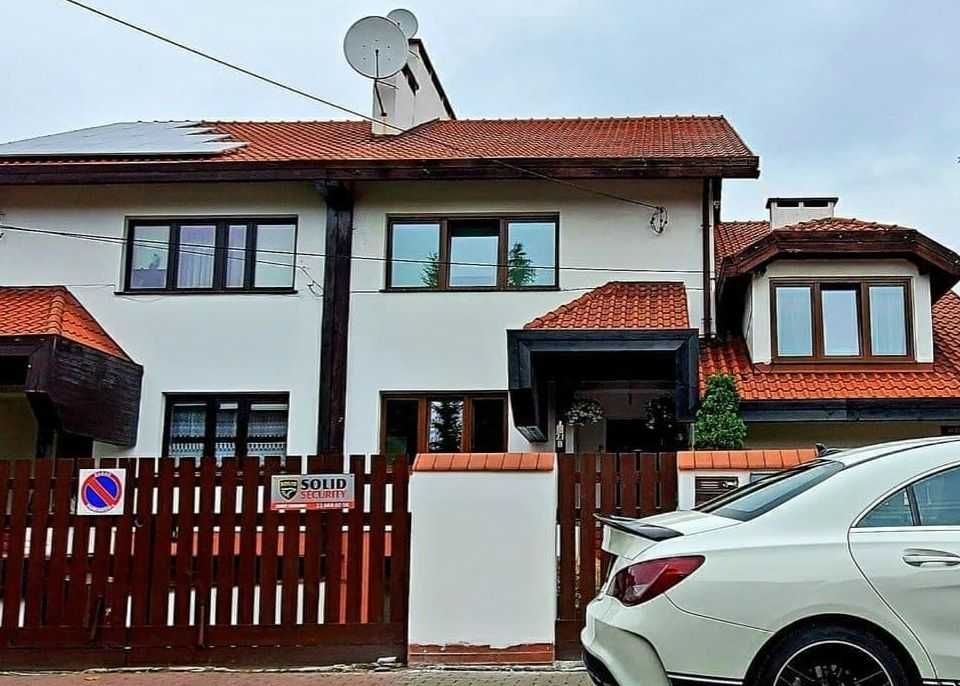 Проживання у Варшаві. Дешево. Різні райони Хостел. Дзвоніть