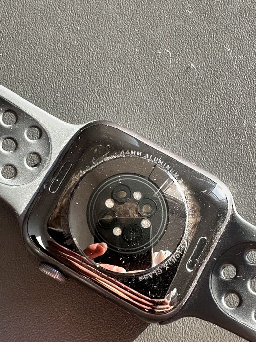 Apple watch 6 44 mm nike + - nie wlacza sie